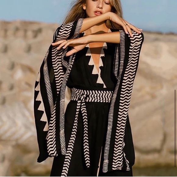 Black Bohemian Vintage Styled Kimono, Resortwear Robe Duster In Black Print - Picture 5 of 13